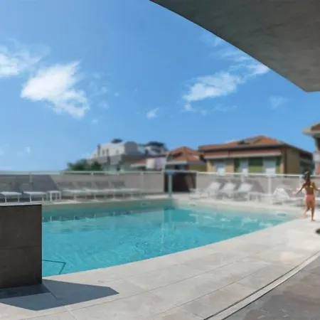 Отель Continental &