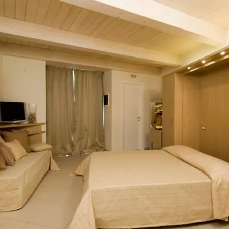 Continental & 3* Gabicce Mare